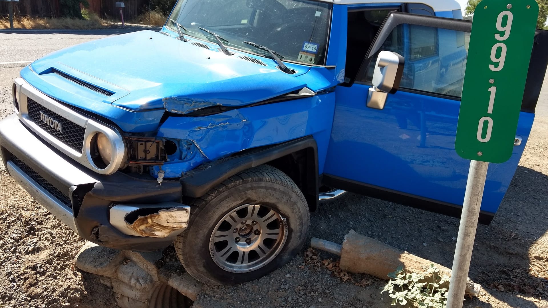 fj cruiser totaled resize